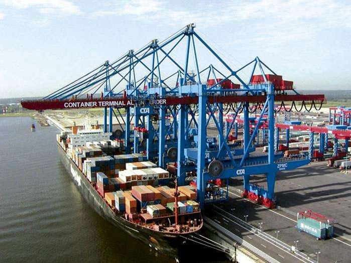 Portal Container Crane Fra Yuntian Crane.jpg Portal Container Crane From Yuntian Crane.jpg